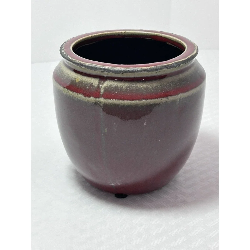 Unmarked pottery art